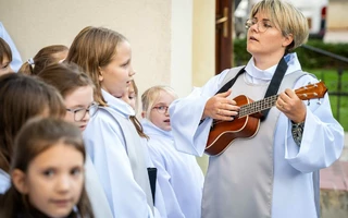 "SÍPPAL, DOBBAL, ÉNEKSZÓVAL"  teraszkoncert