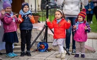 "SÍPPAL, DOBBAL, ÉNEKSZÓVAL"  teraszkoncert