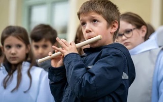 "SÍPPAL, DOBBAL, ÉNEKSZÓVAL"  teraszkoncert